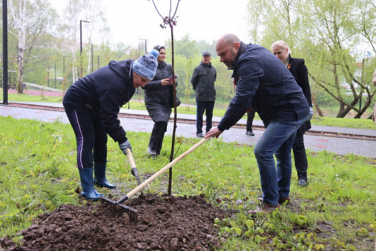 Депутат Рязанской областной Думы Андрей Глазунов принял участие в акции «Сад памяти»